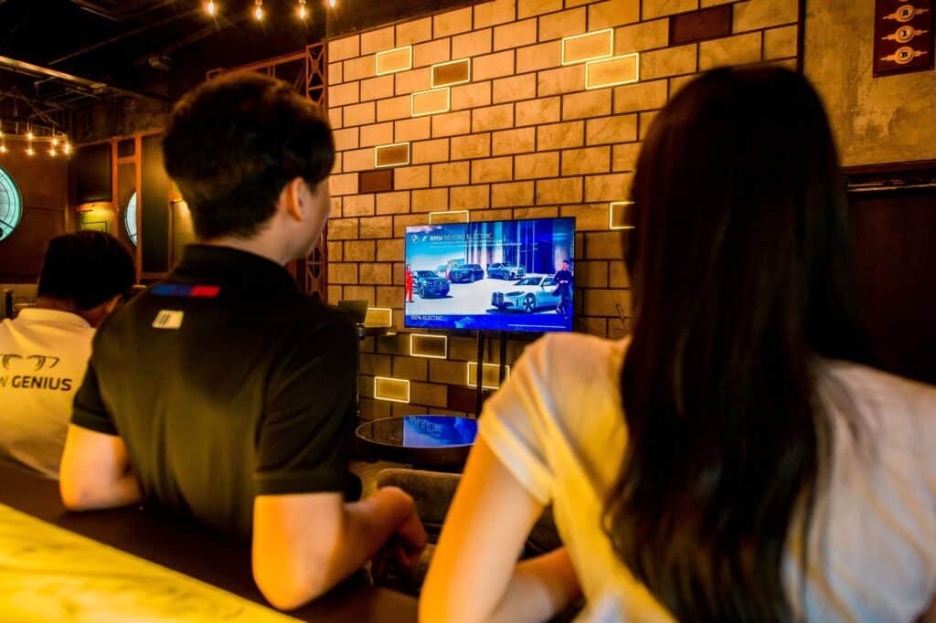 Meeting venue Bangkok audience watching presentation screen at Davin Cafe seminar and corporate event space