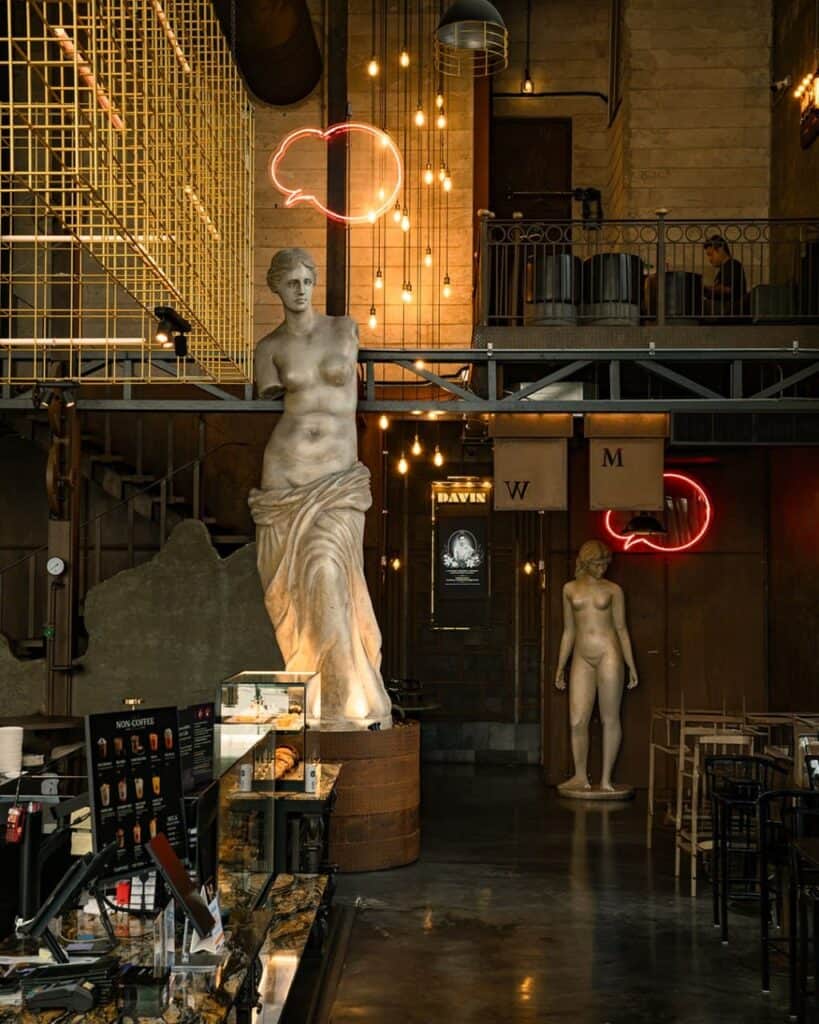 ของขวัญวันแม่ ที่เป็นมากกว่าสิ่งของ กับบรรยากาศคาเฟ่สไตล์ยุโรปของ DAVIN CAFE เหมาะสำหรับพาแม่มารับประทานอาหาร ฉลองวันแม่ 2026 และใช้เวลาคุณภาพร่วมกันในร้านอาหารบรรยากาศหรู