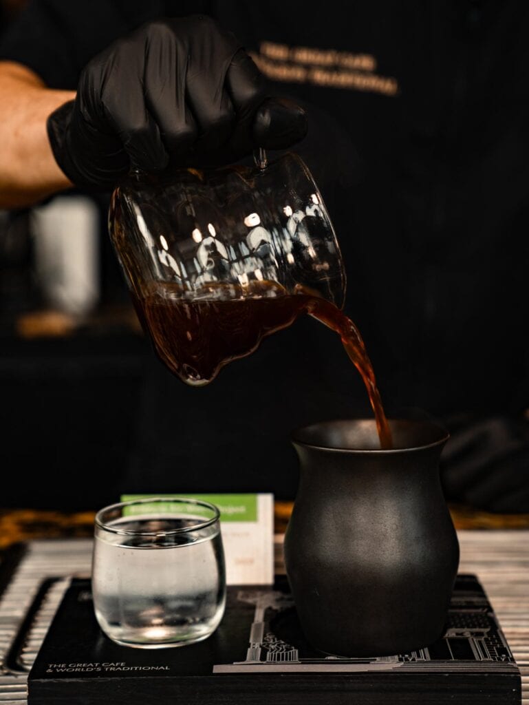 คาเฟ่ถ่ายรูป กรุงเทพ DAVIN CAFE กับการดริปกาแฟ Specialty Coffee แบบพิถีพิถัน