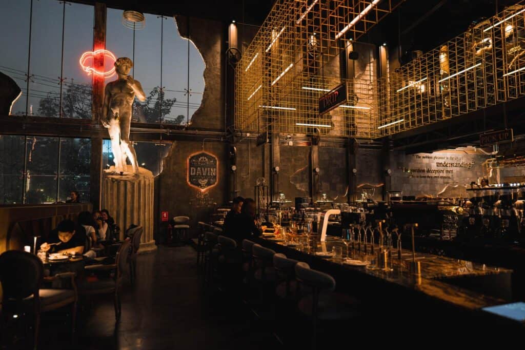 Premium Restaurant in Liab Duan at DAVIN CAFE with an elegant European-style dinner atmosphere, dining area and bar