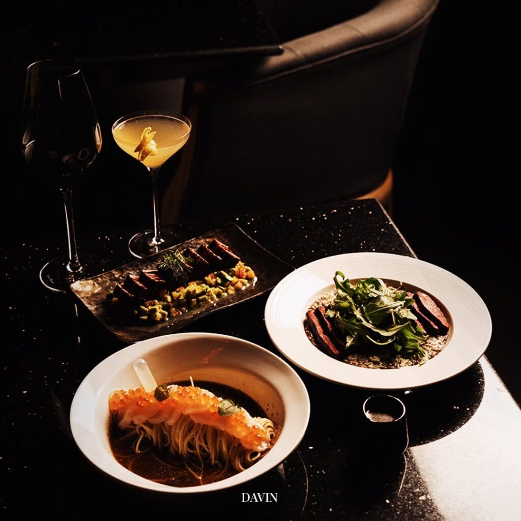Premium Restaurant in Liab Duan, DAVIN CAFE, serving an elegant dinner with signature dishes and drinks